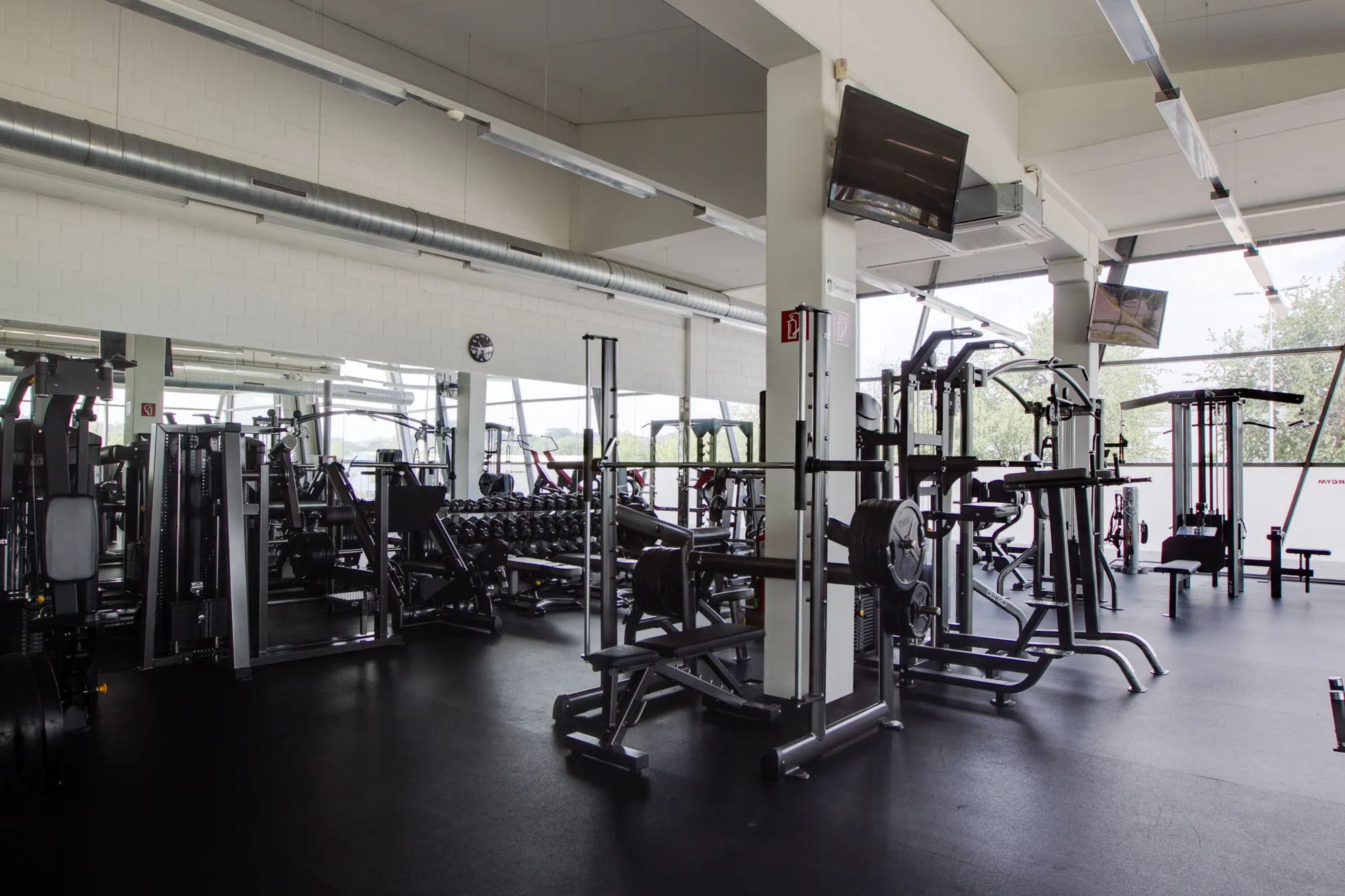 Kraftgeräte-Bereich im PowerGym Schaffhausen
